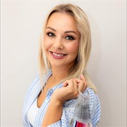 Malowana Lala- makijaż, stylizacja paznokci i rzęs.