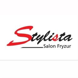 Stylista. Salon fryzjerski