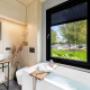 Łazienka z wanną w tinyhouse - DOPREMO