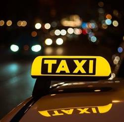 Taxi. Sebastian Kamiński