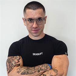 Kacper Król - trener personalny @kacpertrenuje