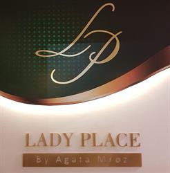 Lady Place by Agata Mróz