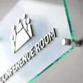 Tablice reprezentacyjne na dystansach