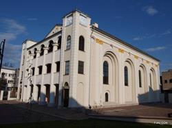 Ośrodek Spotkania Kultur w dawnej synagodze chasydzkiej