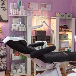 SALON KOSMETYCZNY "EWA"