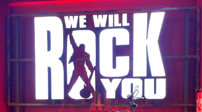 neon-swietlny-we will rock you-roma-01