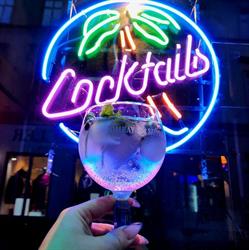 Neon Drink & Pizza Pub