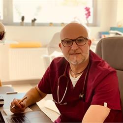 Medycyna estetyczna  Dermatolog  Żylaki - SKinMed Gliwice