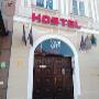Hostel z zewnątrz w dzień