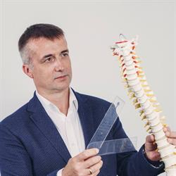 Warszawskie Centrum Chirurgii Kręgosłupa dr Rafał Górski