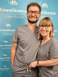 Kowalikowie Stomatologia. Dentysta. Implanty. Protetyk. Stomatolog Ortodonta Częstochowa. Chirurg.