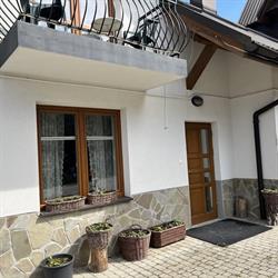 Noclegi "Pod Jaworzyną" -pokoje i apartamenty