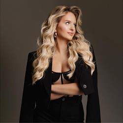Blondyna Maluje