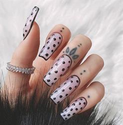 Willow Nails