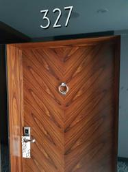 Apartament 327