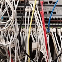 Serwis komputerowy. Partner Certum, podpis elektroniczny, pieczęć elektroniczna.