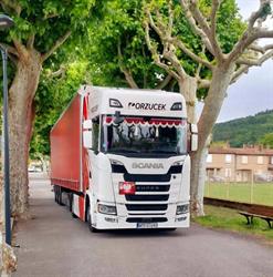Porzucek Transport Spółka z ograniczoną odpowiedzialnością Firma transportowa