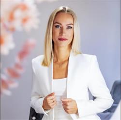 Opalanie natryskowe/ zabiegi /stylizacja włosów/makijażGdańsk Beauty Room Magdalena Halman