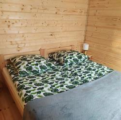 Domek nad jeziorem powidzkim u Beatki Giewartów