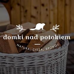 Domki nad potokiem