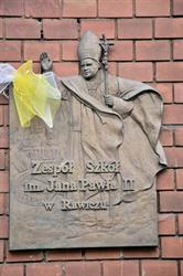 Zespół Szkół im. Jana Pawła II