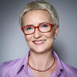 adw. Katarzyna Warecka