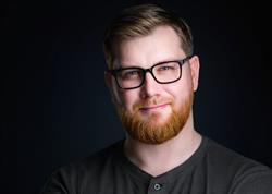 Jakub Strumiłło - Fotograf Headshot