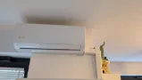 Klimatyzacja Rotenso Roni w kawalerce w bloku